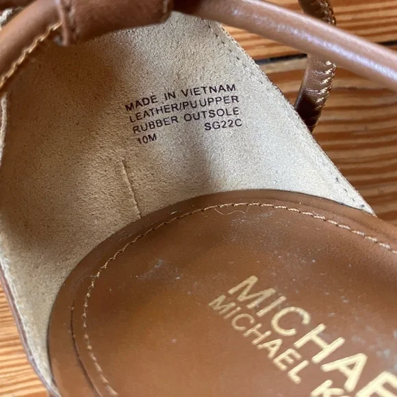 NWOB MICHEAL Micheal Kors Vero Leather Platform
Sandal in Luggage Sz 10. - Picture 12 of 12